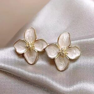 Elegant Floral Gold and White Earrings